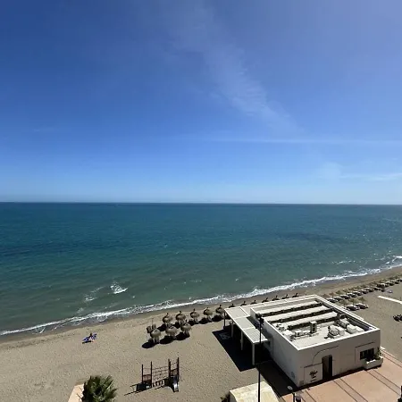 Appartement Beachfront 2 Bed Balcony & Sea Views