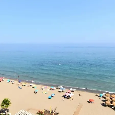 Beachfront 2 Bed Balcony & Sea Views