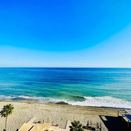 Beachfront 2 Bed Balcony & Sea Views