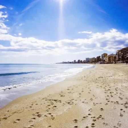 Beachfront 2 Bed Balcony & Sea Views Fuengirola